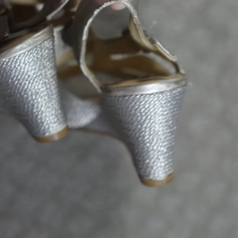 Alex Marie Size 5.5 Cute Silver Woven Strap 2